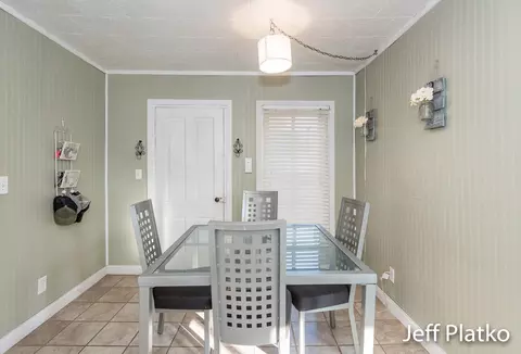 622 S Pearl St, Belding, MI 48809 photo 9
