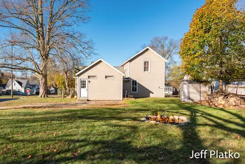 622 S Pearl St, Belding, MI 48809 photo 33
