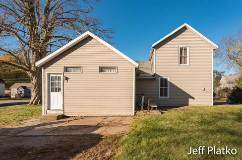 622 S Pearl St, Belding, MI 48809 photo 32