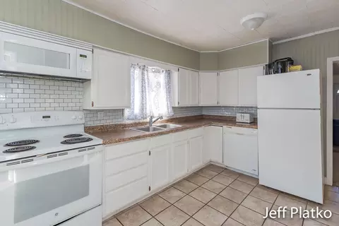 622 S Pearl St, Belding, MI 48809 photo 6