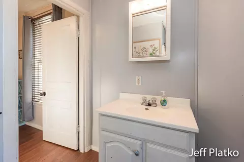 622 S Pearl St, Belding, MI 48809 photo 22
