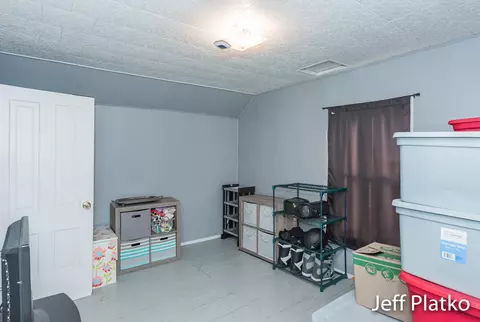 622 S Pearl St, Belding, MI 48809 photo 27
