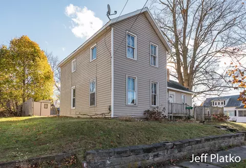 622 S Pearl St, Belding, MI 48809 photo 29