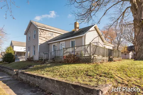 622 S Pearl St, Belding, MI 48809 photo 31