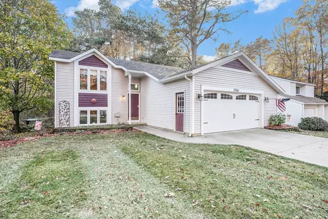 17066 James St, Holland, MI 49424