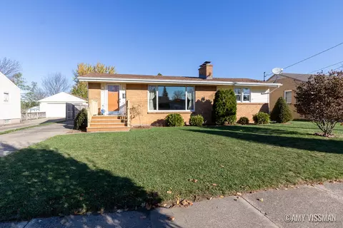 1151 Ellsmere St NE, Grand Rapids, MI 49505