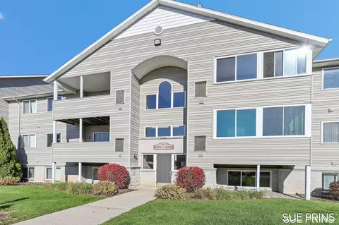 8374 N Jasonville Ct SE #50, Caledonia, MI 49316
