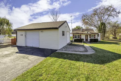 56 Stony Lake Rd, Jackson, MI 49201