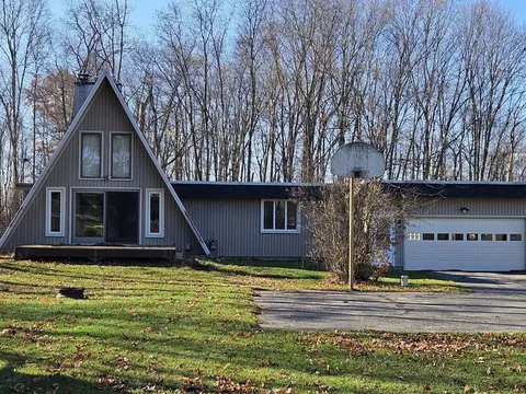 13351 Woodrow Ave NW, Grand Rapids, MI 49534
