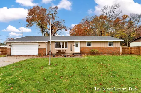 1635 Gaylord Dr, Muskegon, MI 49445