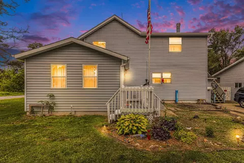 1437 Yeomans St, Ionia, MI 48846