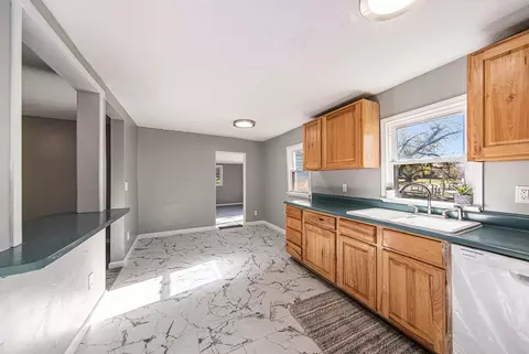 215 E Main St, Addison, MI 49220 photo 9