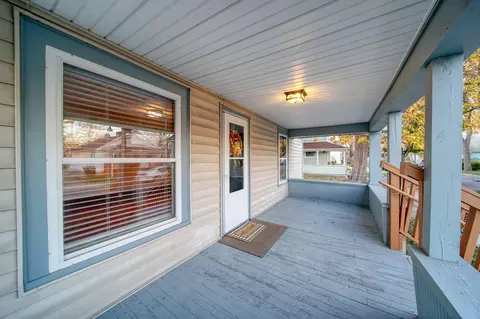 602 James St, Adrian, MI 49221 photo 2