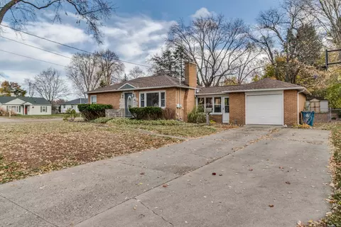 105 Winston Dr, Battle Creek, MI 49015