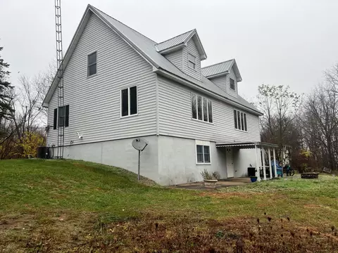 7007 Squawfield Rd, Pittsford, MI 49271
