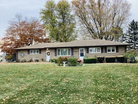 9411 Deitering Rd, Chesaning, MI 48616