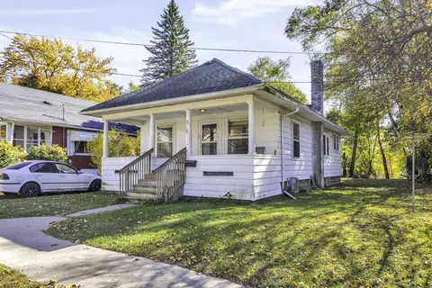213 E Robinson St, Jackson, MI 49203