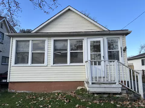 27509 Lasslett St, Roseville, MI 48066