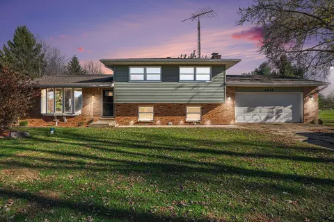 1815 Thomson Rd, Niles, MI 49120