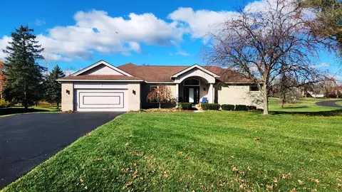 5944 Lohr Lake Dr, Ann Arbor, MI 48108