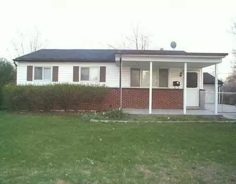 2300 Cedarcliff Dr, Ypsilanti, MI 48198