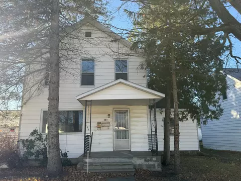 227 W Franklin Ave, Reed City, MI 49677