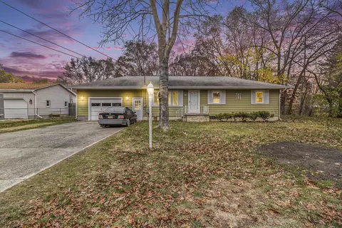 1168 Vick Rd, Norton Shores, MI 49441