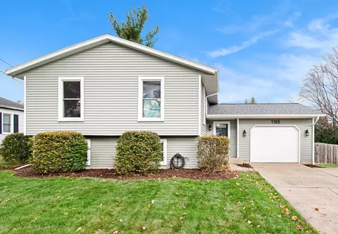 1185 52nd St SE, Grand Rapids, MI 49508