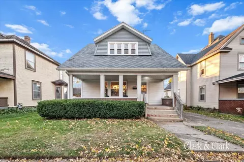 2105 Francis Ave SE, Grand Rapids, MI 49507