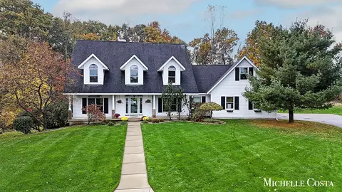 7266 Weathersfield Ct NE, Ada, MI 49301