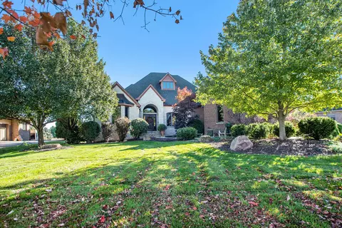2089 Hollow Oak Dr, Ann Arbor, MI 48103