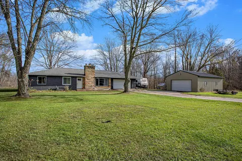 1215 32nd St, Allegan, MI 49010