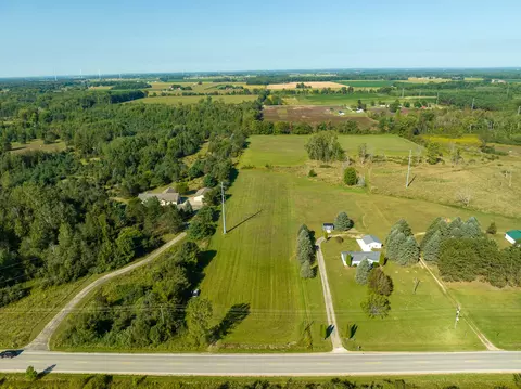 8 N Vl N Coleman Rd, Coleman, MI 48618 photo 2