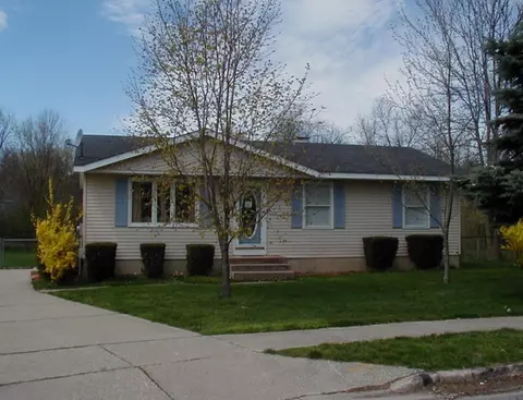 193 Longview Dr, Rockford, MI 49341