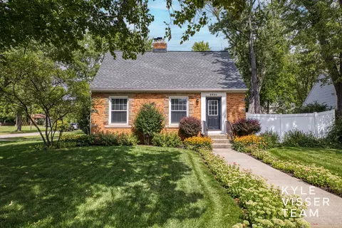 2621 Burton St SE, Grand Rapids, MI 49546