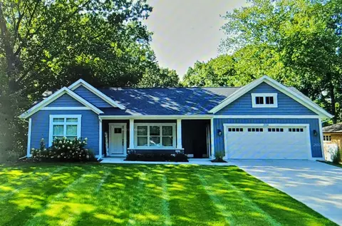 206 S Division Ave, Holland, MI 49424