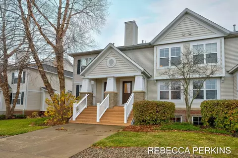 1062 Cobblestone Rd, Holland, MI 49423