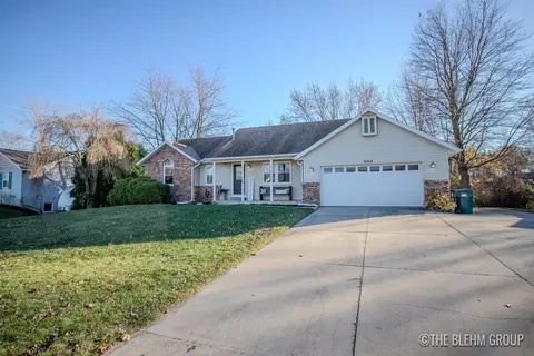 8440 S Maple Ct, Zeeland, MI 49464