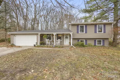 6039 Buttonwood Ct SE, Ada, MI 49301
