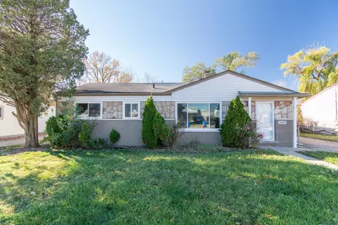 24397 Antoinette Ave, Warren, MI 48089
