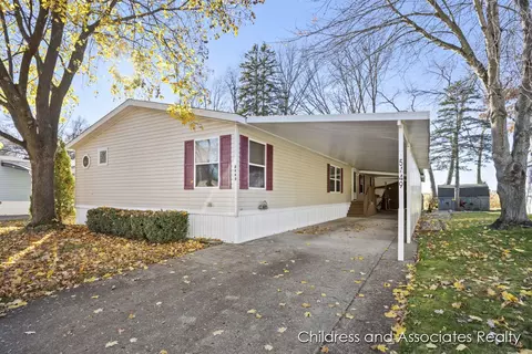 5449 Seagull Dr NE, Belmont, MI 49306