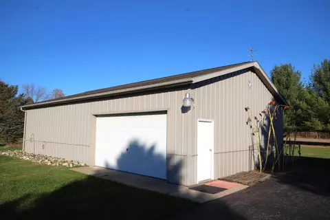 729 11th St, Otsego, MI 49078