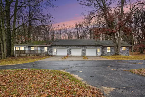11693 N Crystal Rd, Vestaburg, MI 48891
