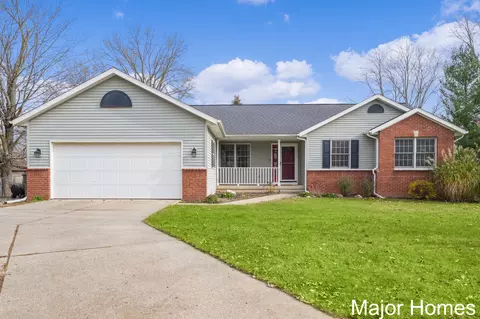 2174 Lamont Ct NW, Grand Rapids, MI 49534