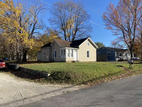 119 Michigan Ave, Colon, MI 49040