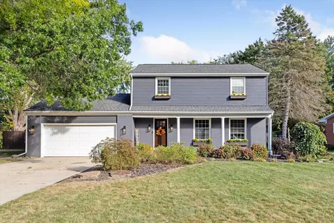 5630 Far Hill Dr SE, Grand Rapids, MI 49546