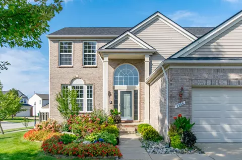 7255 Essex Dr, Ypsilanti, MI 48197