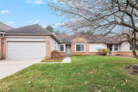34512 Manor Run Cir, Sterling Heights, MI 48312