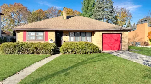 739 E Chapin St, Cadillac, MI 49601