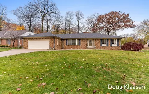 109 W 39th St, Holland, MI 49423